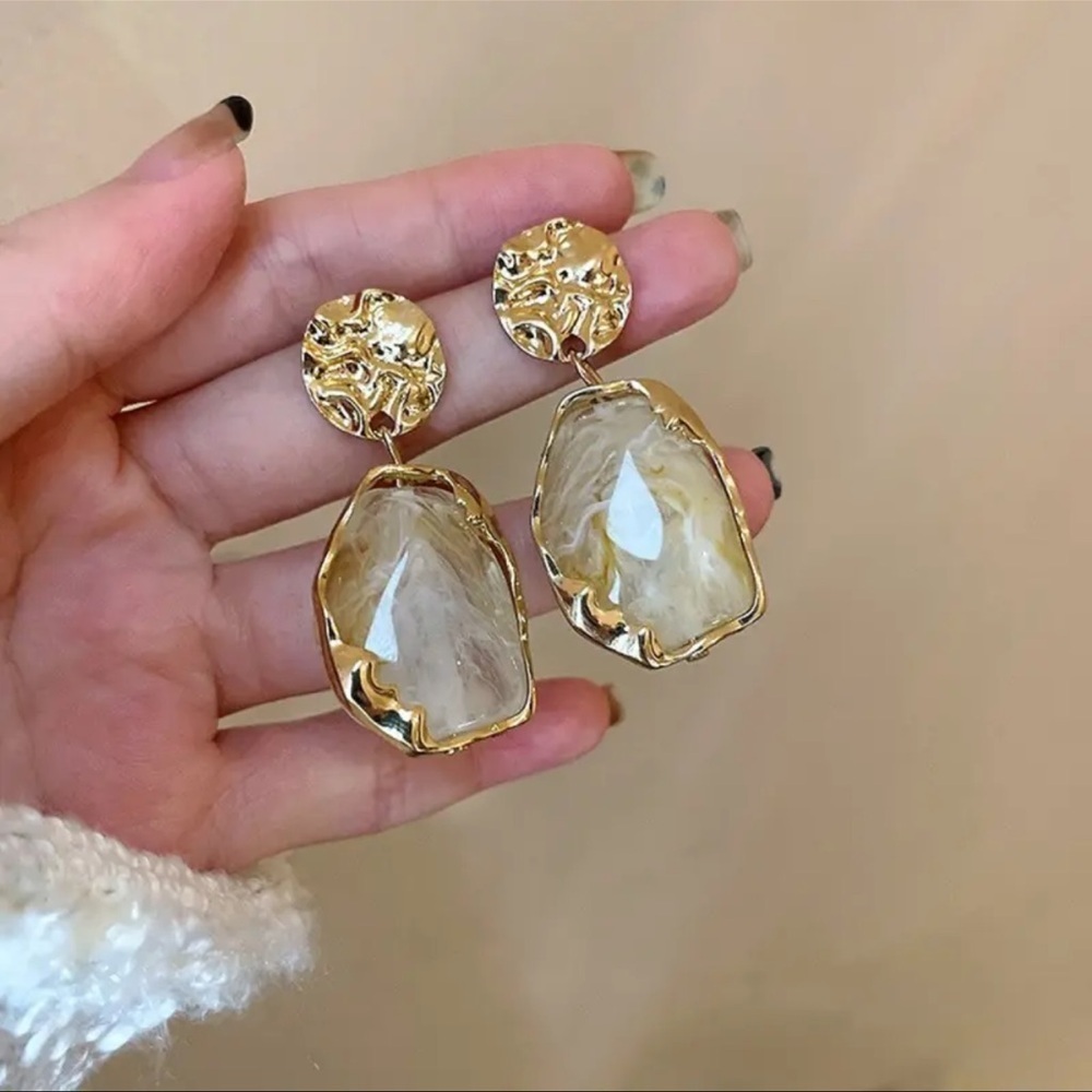 Geometric Gemstone Vintage Gold and White Tan Boho Drop Earrings New